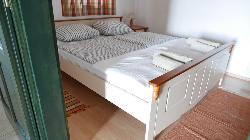 Hillside Apartments รีฟฟือเลิพ ภายนอก รูปภาพ