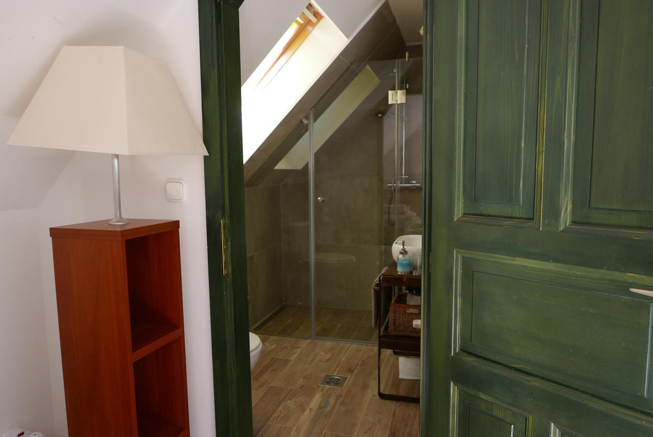 Hillside Apartments รีฟฟือเลิพ ภายนอก รูปภาพ